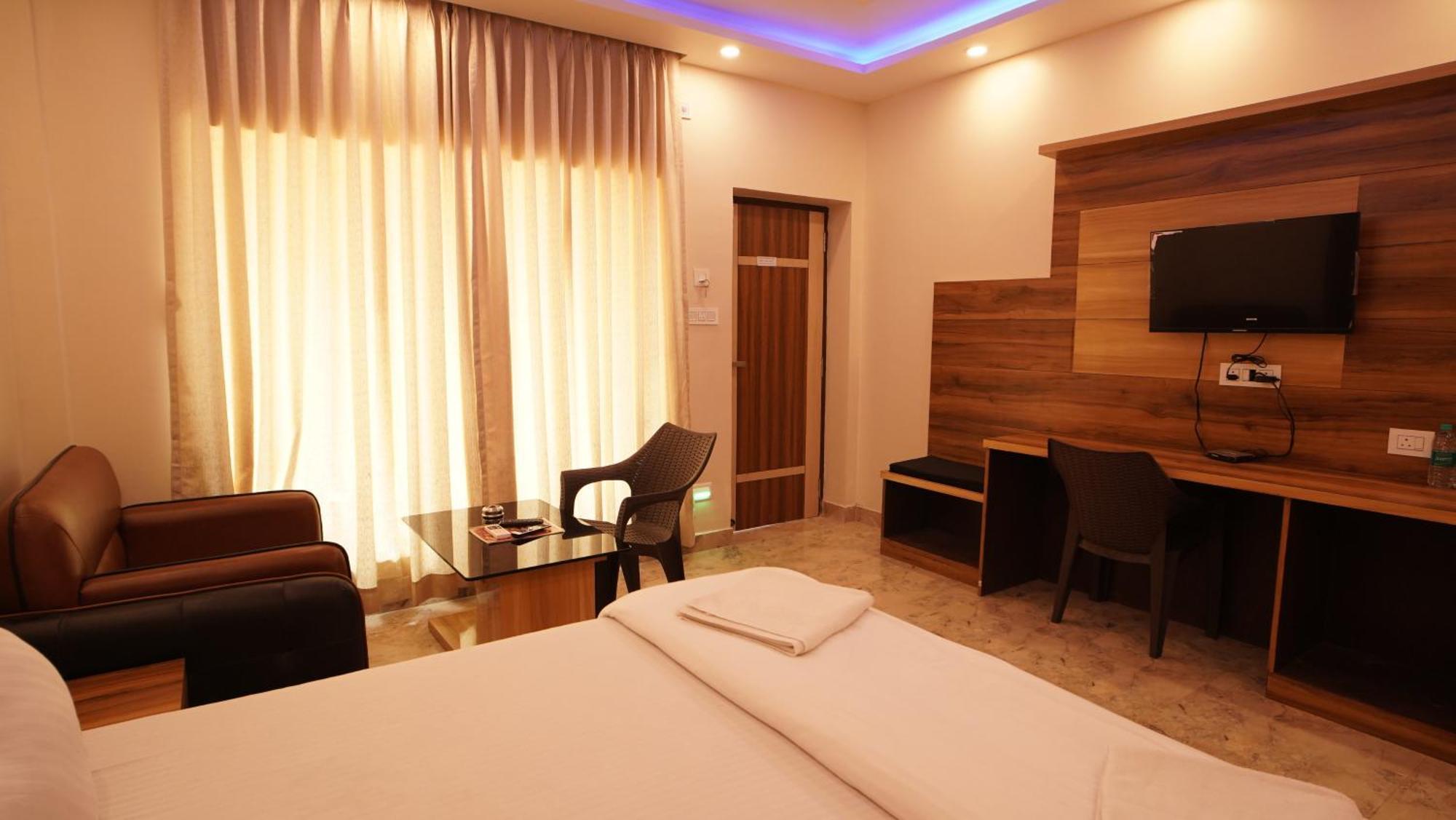 Sea Queen Beach Resort On Beach !! Couple Friendly Family Resort !! มันดราโมนี ภายนอก รูปภาพ