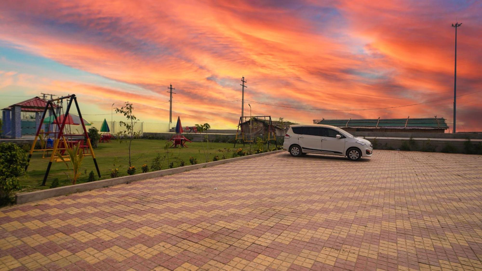 Sea Queen Beach Resort On Beach !! Couple Friendly Family Resort !! มันดราโมนี ภายนอก รูปภาพ